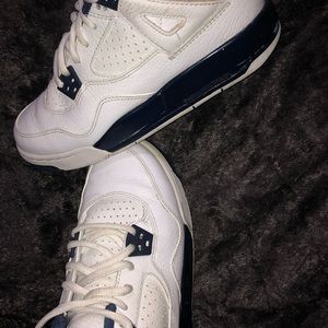 Jordan 4s